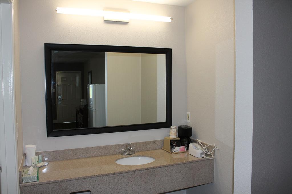 Quality Inn & Suites Port Arthur - Nederland מראה חיצוני תמונה
